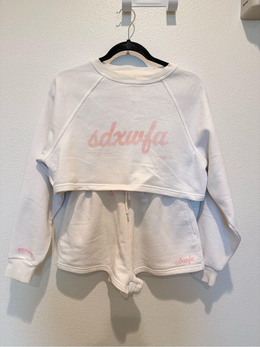 Sarah’s Day x Whitefox white Pullover Sweatshirt and sweat shorts with Pink Logo - Picture 1 of 5